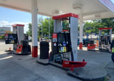 Photo of a Texaco gas pump being installed